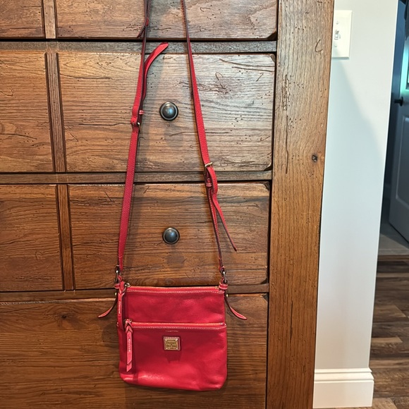 Dooney & Bourke Red Pebbled Leather Crossbody Bag purse - Picture 2 of 11